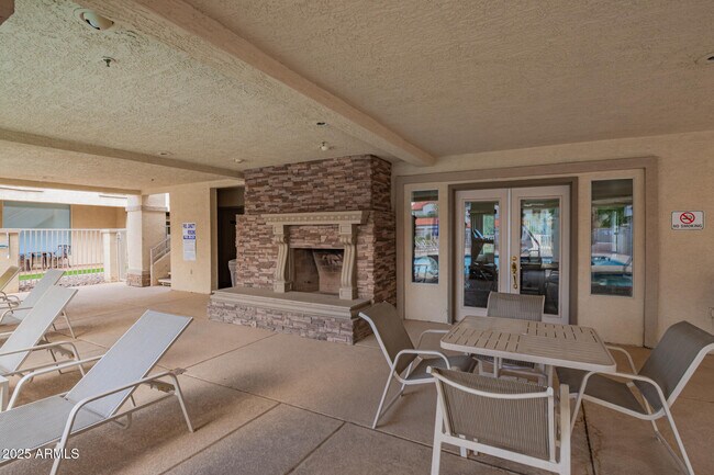 Building Photo - 10080 E Mountainview Lake Dr