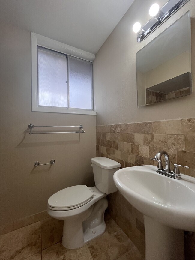 Building Photo - 5123 Del Monte Dr