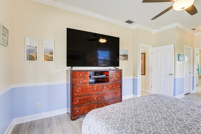 Building Photo - 1488 N Lavina St