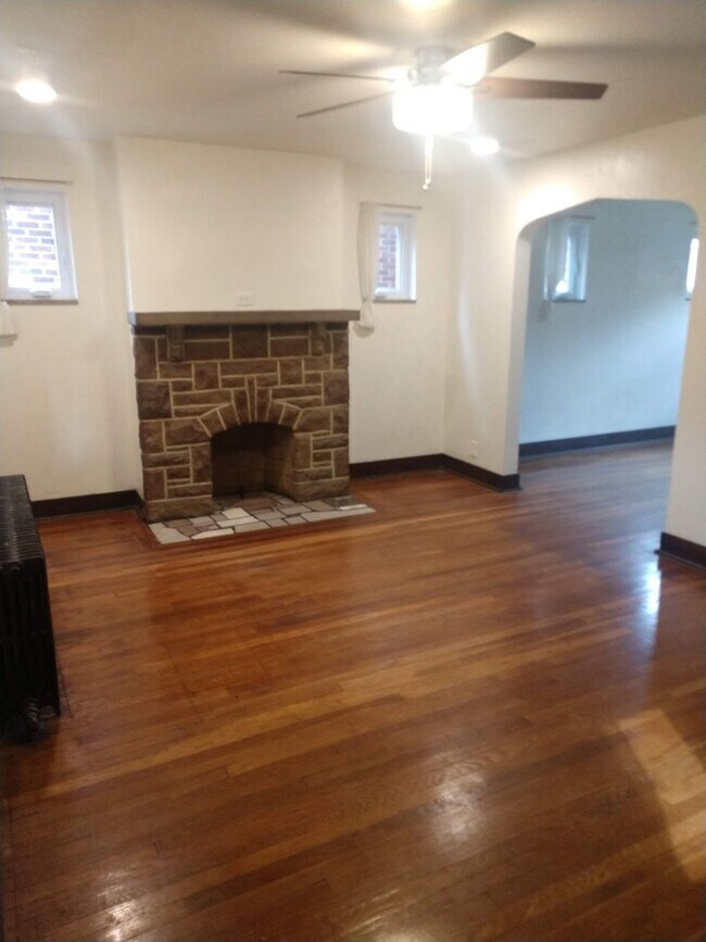 Building Photo - 239 40th St