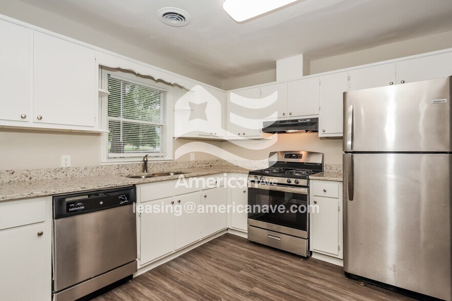 Building Photo - 3920 Howard Ave