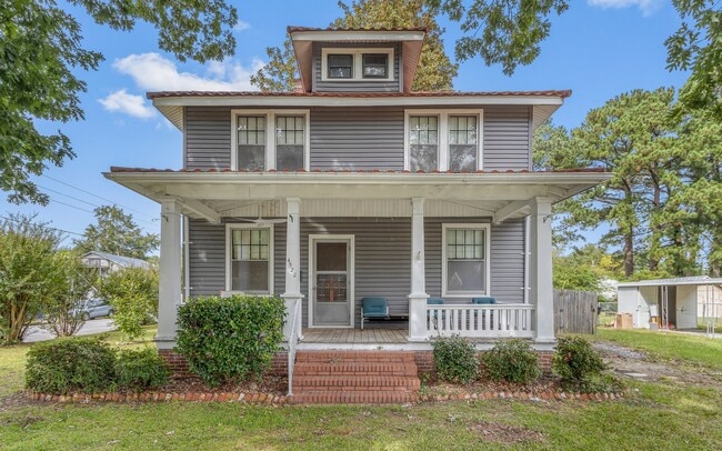 Primary Photo - 4522 Columbia St