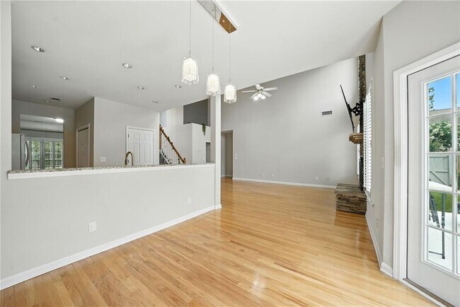 Building Photo - 3966 Kendall Cove