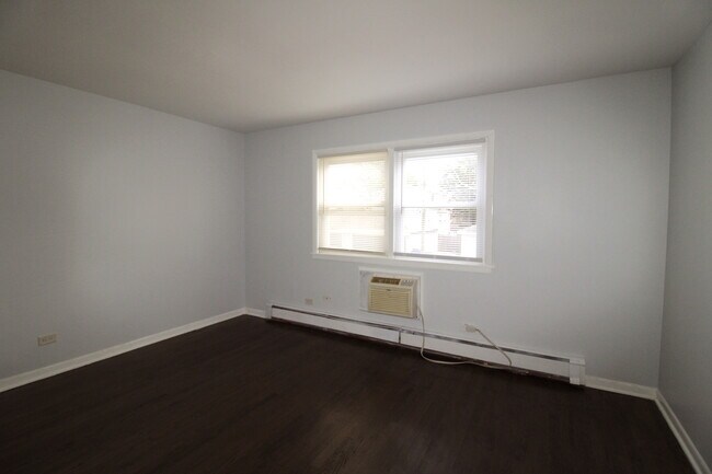 Building Photo - 1220 Marengo Ave