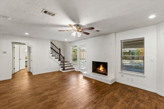 Building Photo - 751 Langwood Dr