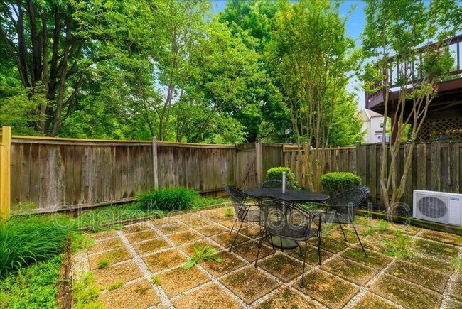 Building Photo - 12328 Quiet Hollow Ct