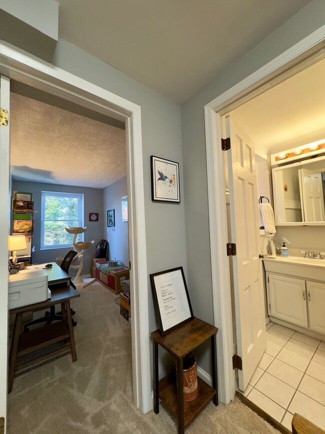 Building Photo - Charming 2 Bedroom/1 Bathroom Townhome with In-Unit Laundry in Ridgley's Delight, MD!