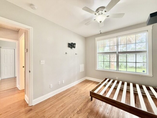 Building Photo - 909 W Fribley St