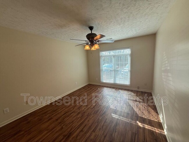 Building Photo - 2752 Helaman Ct