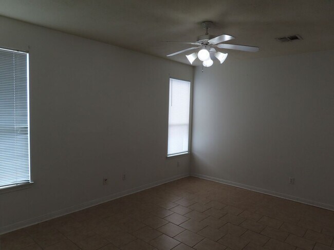 Building Photo - 4115 McFarland Dr