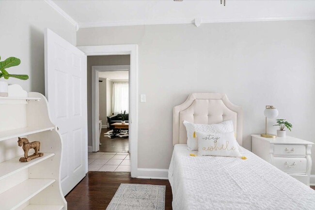 Building Photo - Cozy Living in the Heart of Wilson