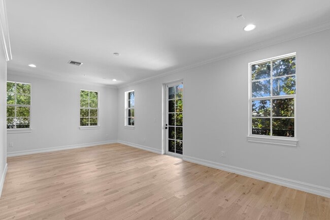 Building Photo - 135 N Cannery Row Cir