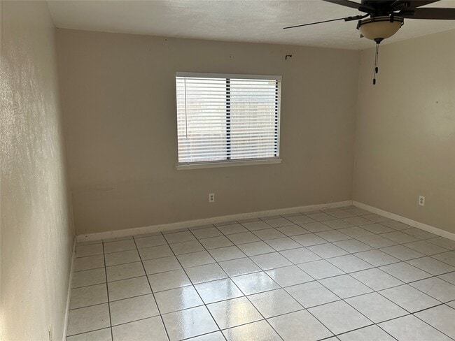 Building Photo - 15407 La Loma Dr