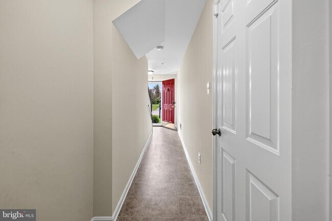 Building Photo - 10382 Lantern Ln