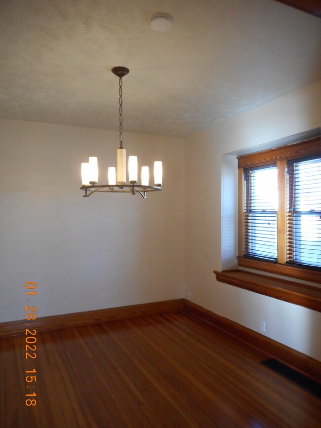 Dining Room - 3558 Jones St