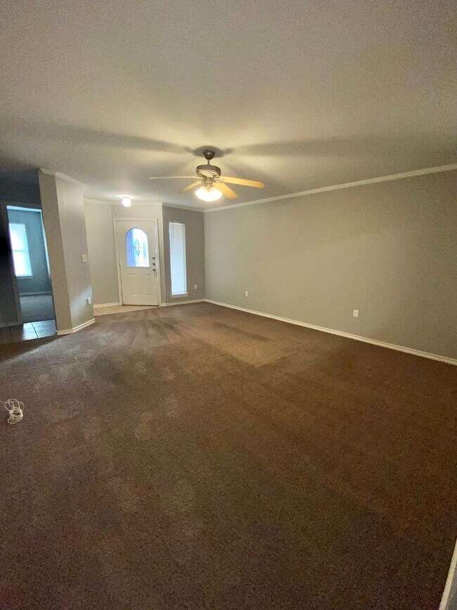 Building Photo - 5420 Kemper St
