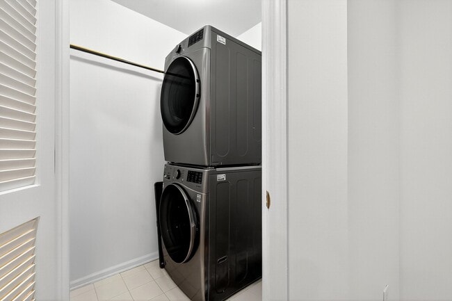 Building Photo - 34 Marina Dr