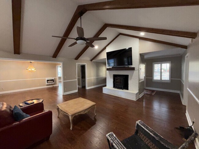 Building Photo - HOME FOR RENT IN ARAB, ALABAMA!