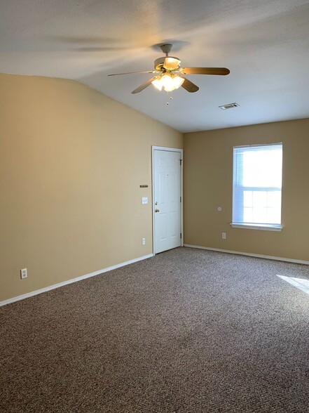 Building Photo - 1437 Sligo St