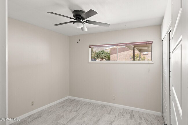 Building Photo - 4317 Larchmont Dr