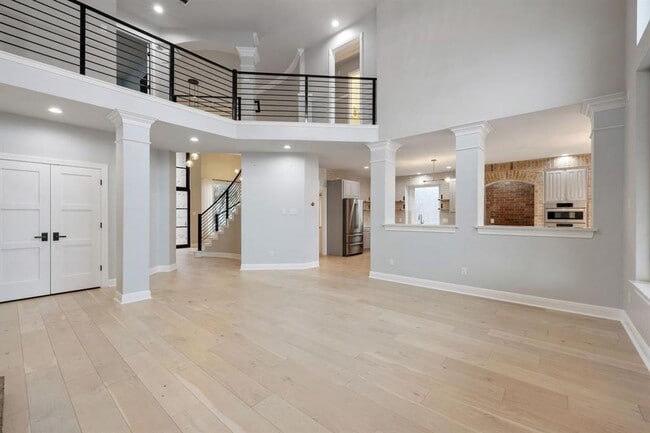 Building Photo - 2137 Rivina Dr