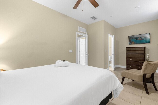 Building Photo - 14525 Damai Ln