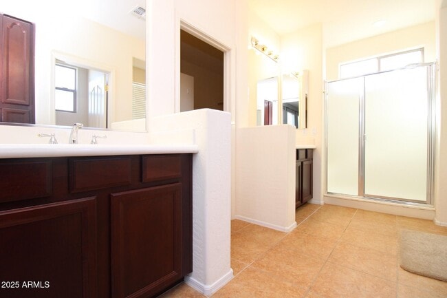 Building Photo - 3316 E Kingbird Pl