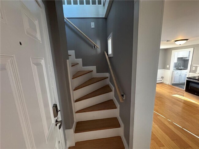 Building Photo - 29 Gesler St