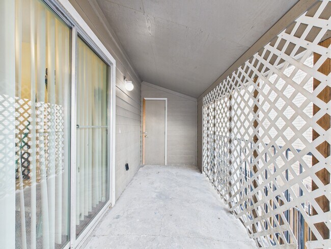 Building Photo - 12642 Ashford Meadow Dr