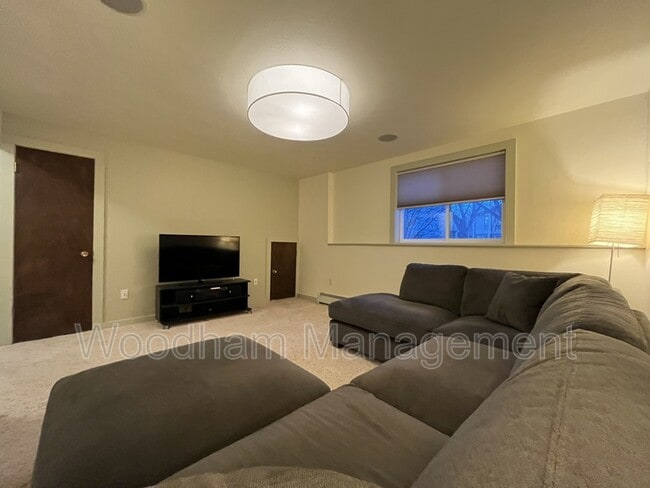 Building Photo - 321 N 22nd Ave