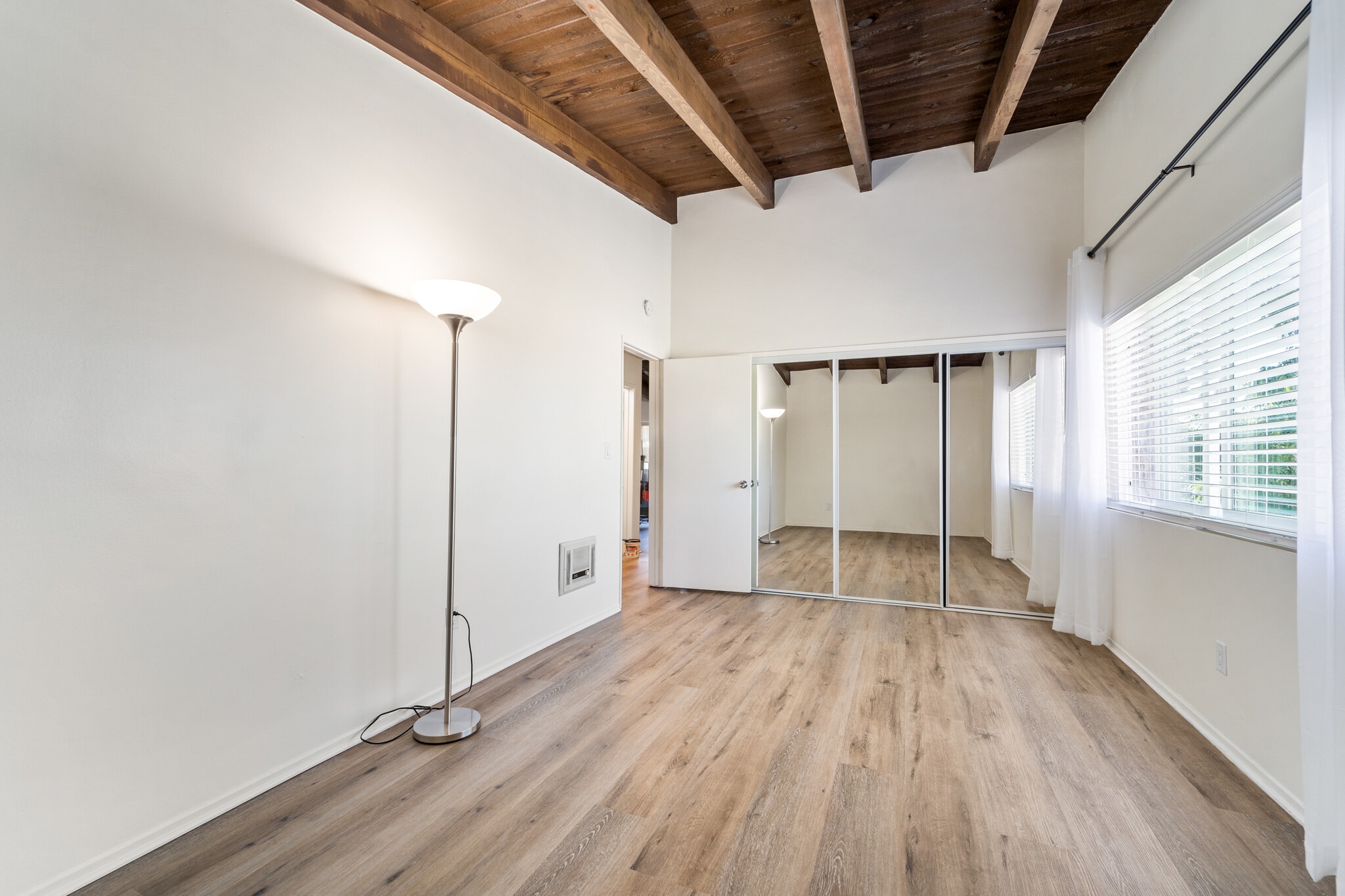 Building Photo - 1909 Harriman Ln