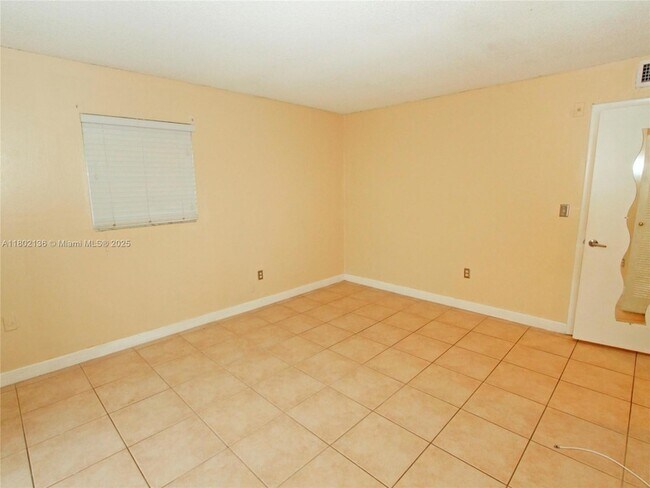 Building Photo - 8650 SW 109th Ave