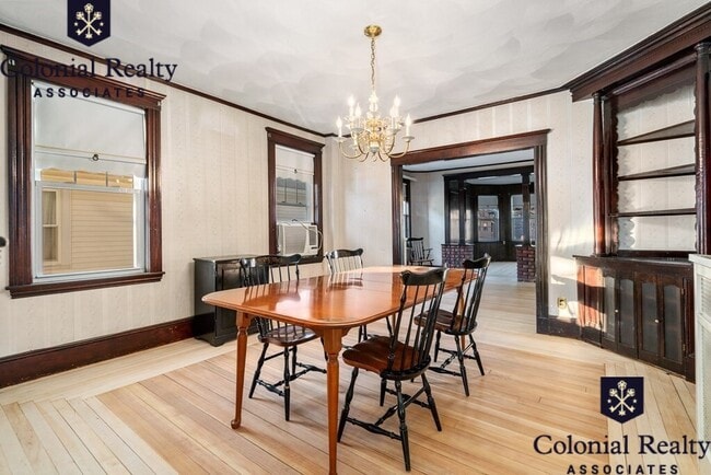 Building Photo - 12 Windsor Rd