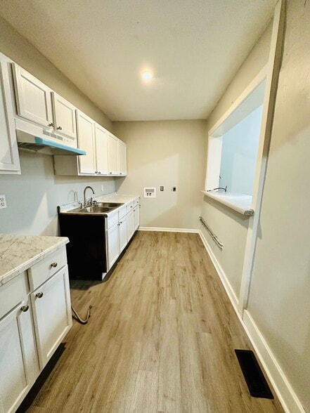 Building Photo - 2823 Garfield Ave