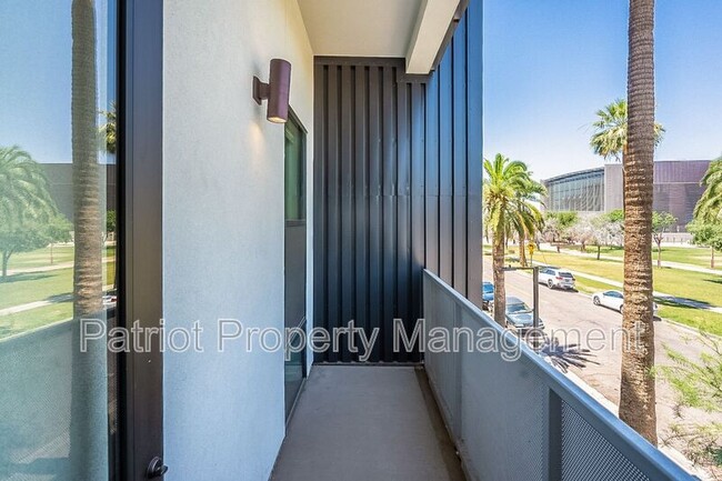 Building Photo - 1130 N 2nd St