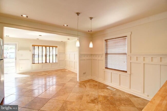 Building Photo - 435 Carrollton Dr