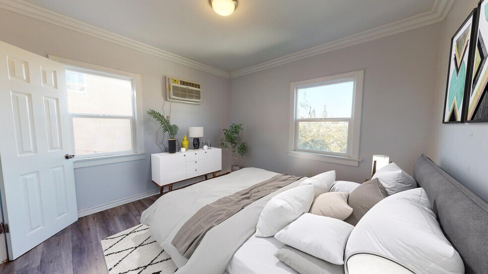 Building Photo - Modern & Spacious Home in East LA – Great Value and Prime Location!