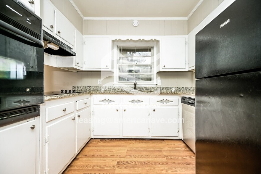 Building Photo - 6611 Perkins Cir
