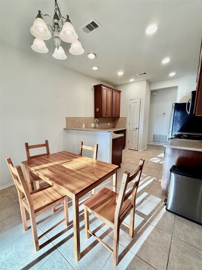 Building Photo - 13600 Breton Ridge St