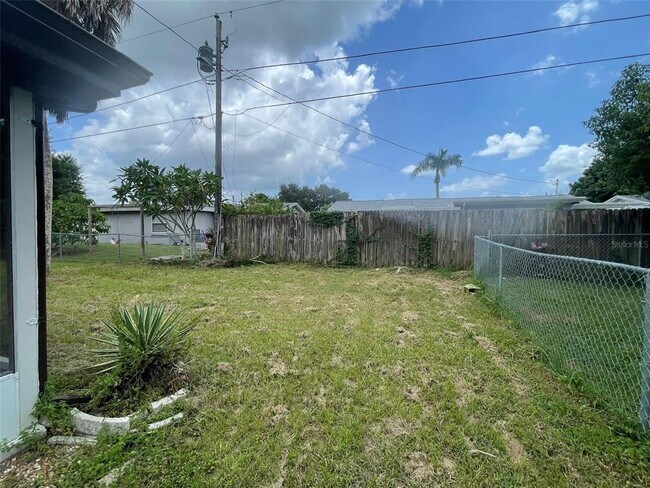 Building Photo - 3704 Haven Dr