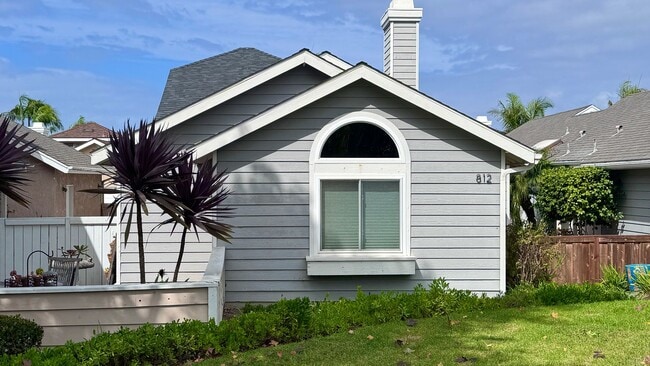 Primary Photo - Upgraded 2 bedroom with bonus room