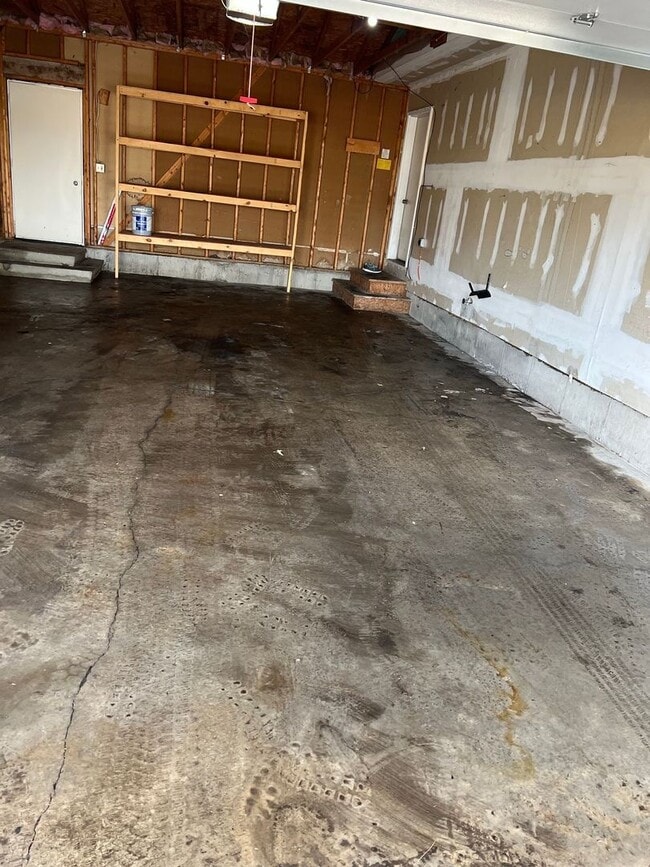 Building Photo - 2410-2412 Monique Ln