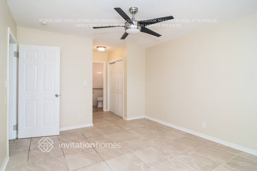 Building Photo - 5811 SW 54th Terrace