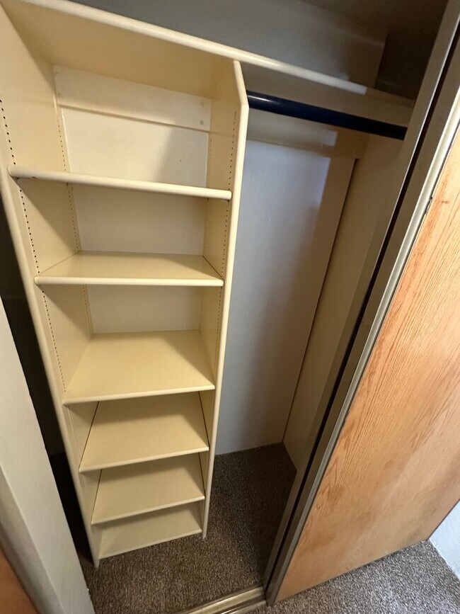 Building Photo - Cute and Cozy 1 Bedroom Condo in Gated Tim...