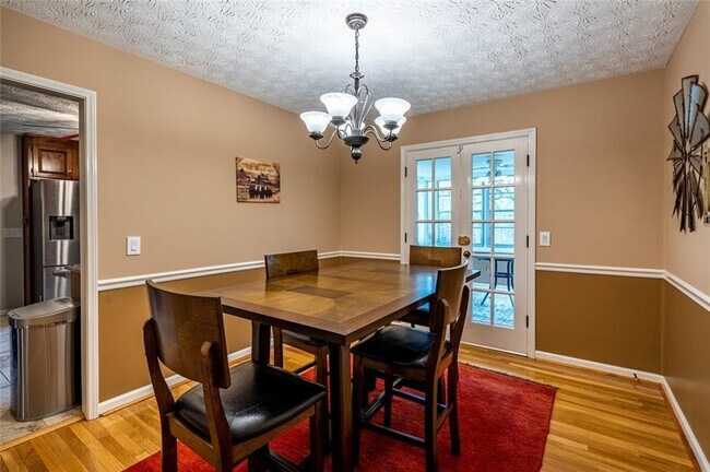 Building Photo - 465 Dobbs Rd