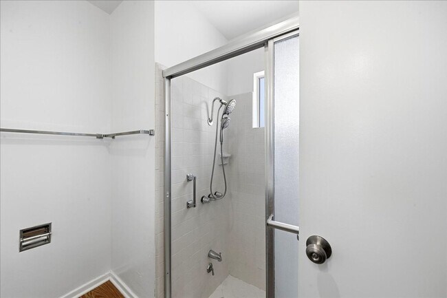 Building Photo - 4444 E Sunny Dunes Rd