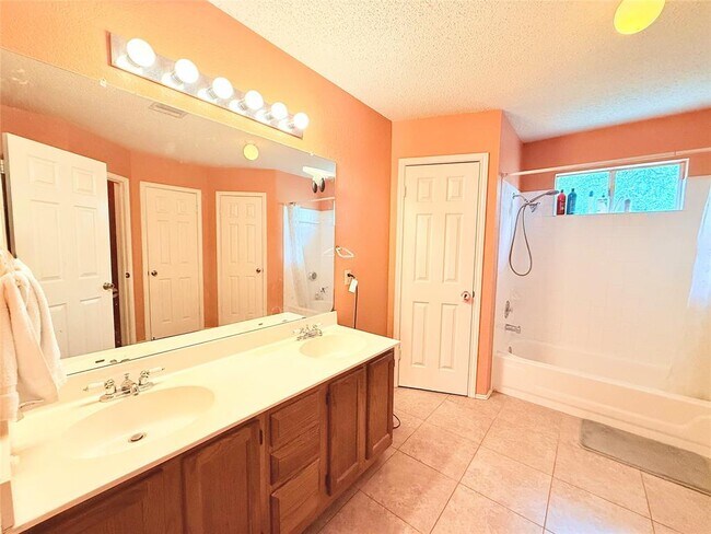 Building Photo - 1407 Deer Ledge Trail