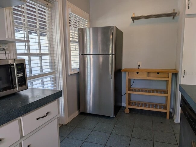 Building Photo - 145 29th Ave N