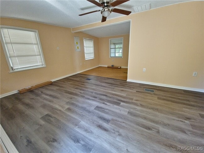 Building Photo - 6315 N Shorewood Dr