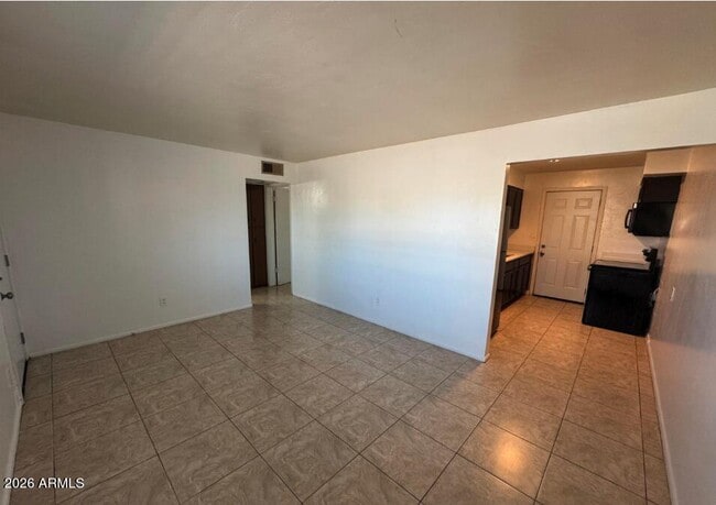 Building Photo - 625 E Broadway Rd